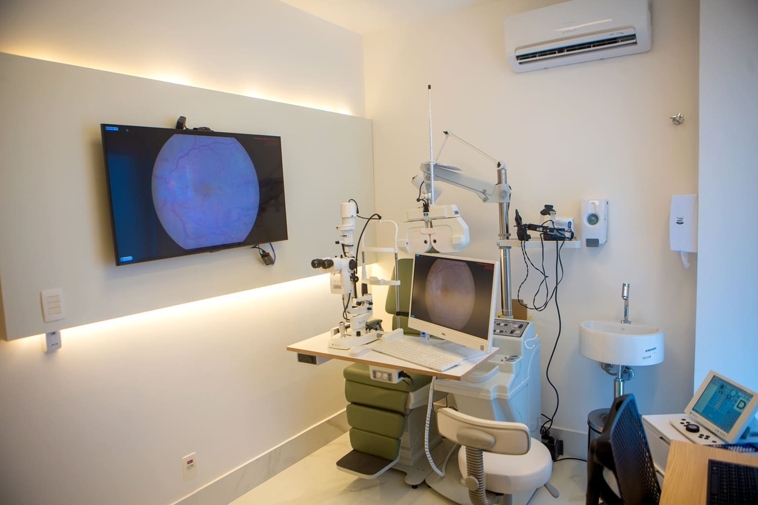 EyeCenter